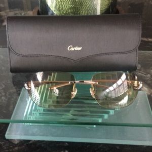 CARTIERWomen’s sunglasses